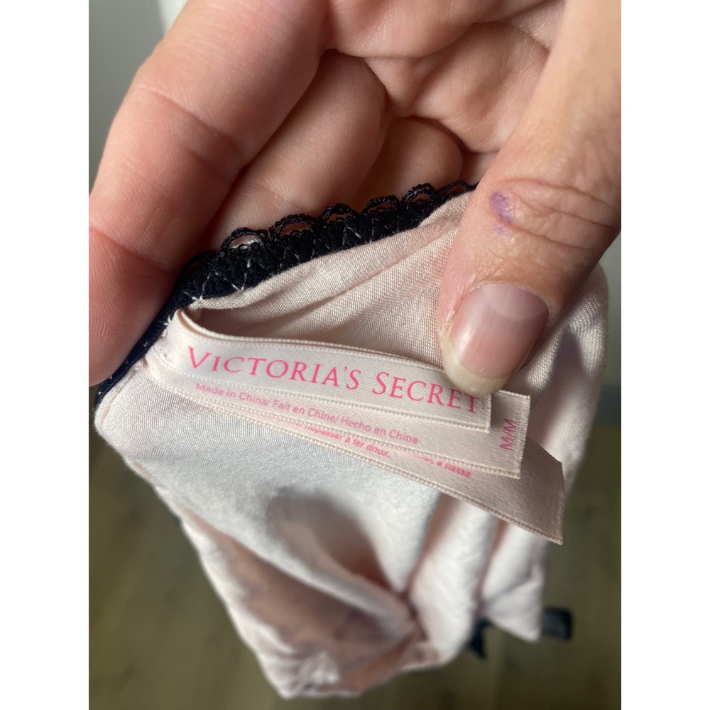 Victoria's Secret Pink Camisole Top Black Bow Accent Adjustable Straps Size M - Picture 8 of 8